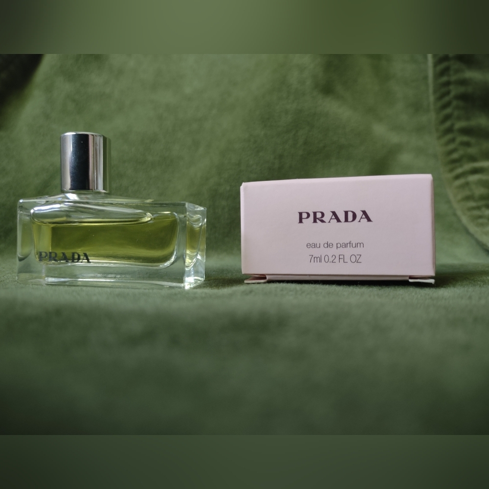 PRADA  Eau de Parfum MINI 7ml/0.2 fl oz  Splash - New In Box , Vintage!!